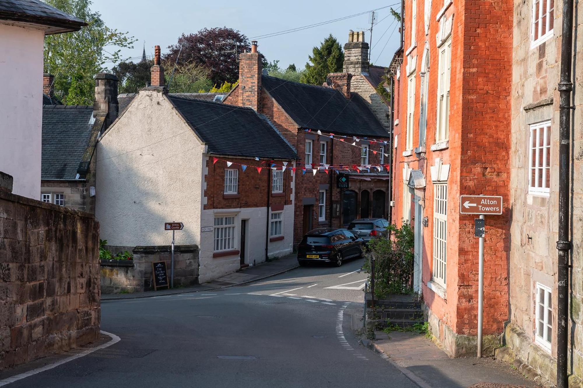 Angel Cottage - 5 Mins Drive To Alton Towers! Exteriör bild